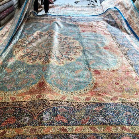 Traditional Silk Persian Rug - 14x14