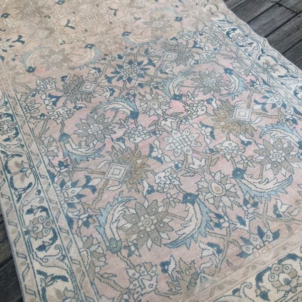 Vintage Persian Rug - 5x8