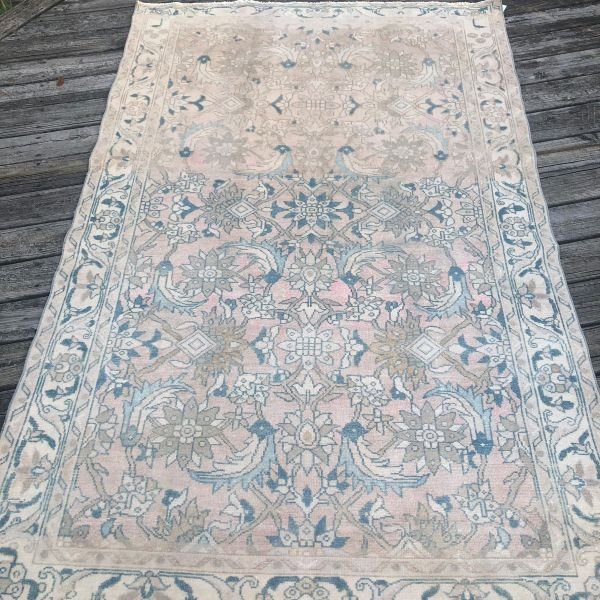 Vintage Persian Rug - 5x8