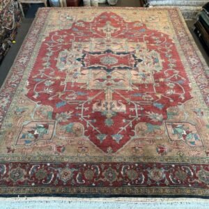 A modern Heriz rug handmade in Turkey, blending bold structure with refined color. A modern statement piece with timeless roots, 9'x12'