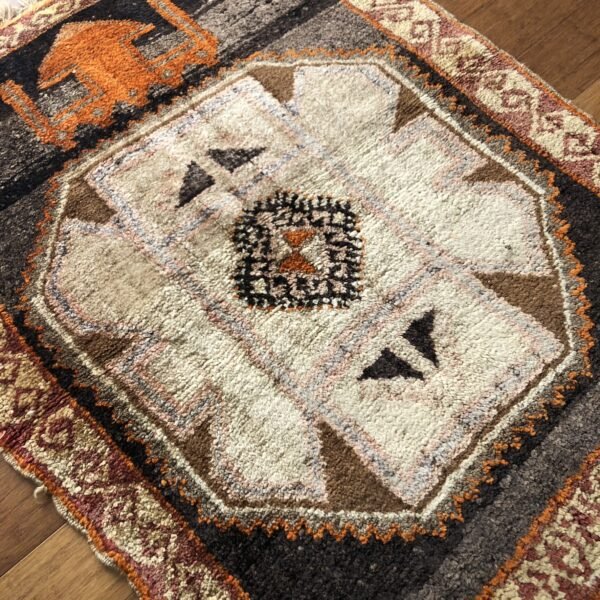 Accent Vintage Rug | Medallion Design | 3x5