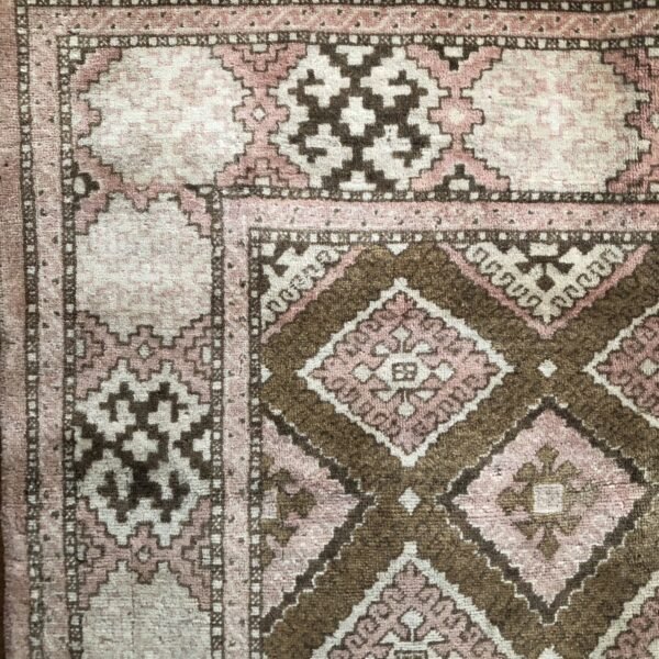 Vintage Turkish Rug | Pink & Brown Diamond Pattern | 4x6