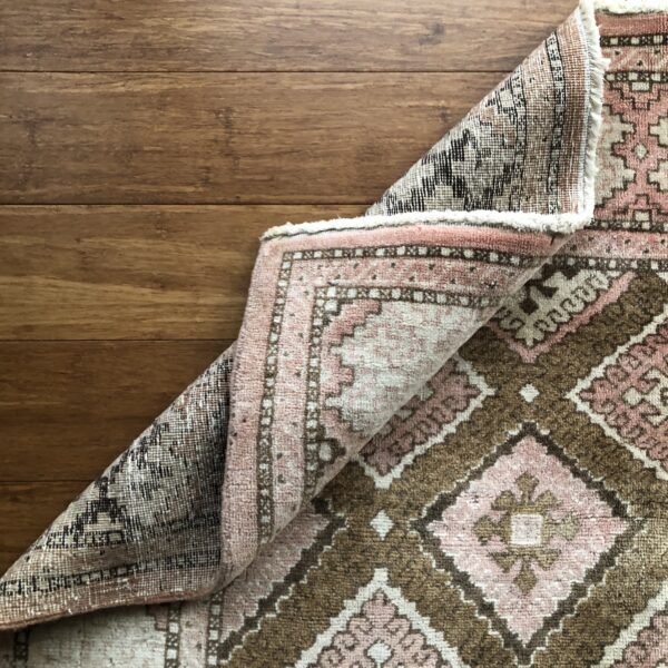 Vintage Turkish Rug | Pink & Brown Diamond Pattern | 4x6