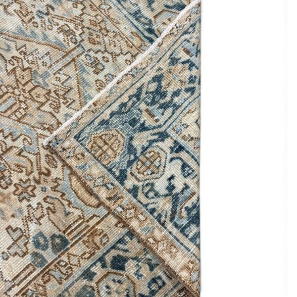 Antique Heriz Rug | Faded Blue Stylized Motifs | 7x9